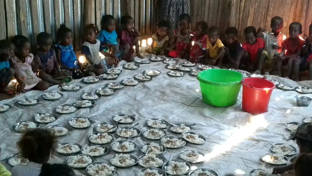 Feeding 1000 children in the South of Madagascar - GlobalGiving