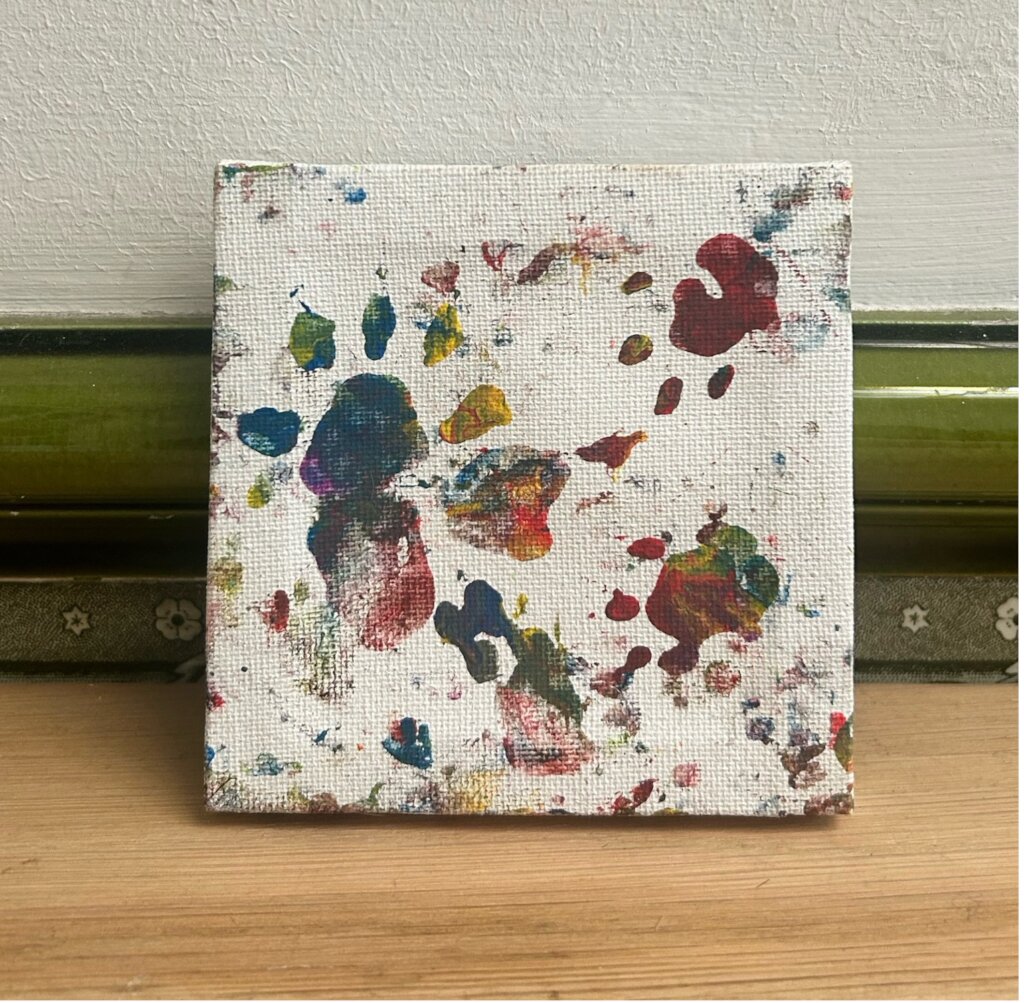 Pawprints in the Sand (9.8cm x 9.8cm)