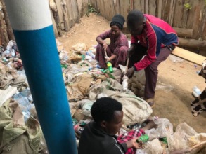 Making Ecobricks: A Community Effort