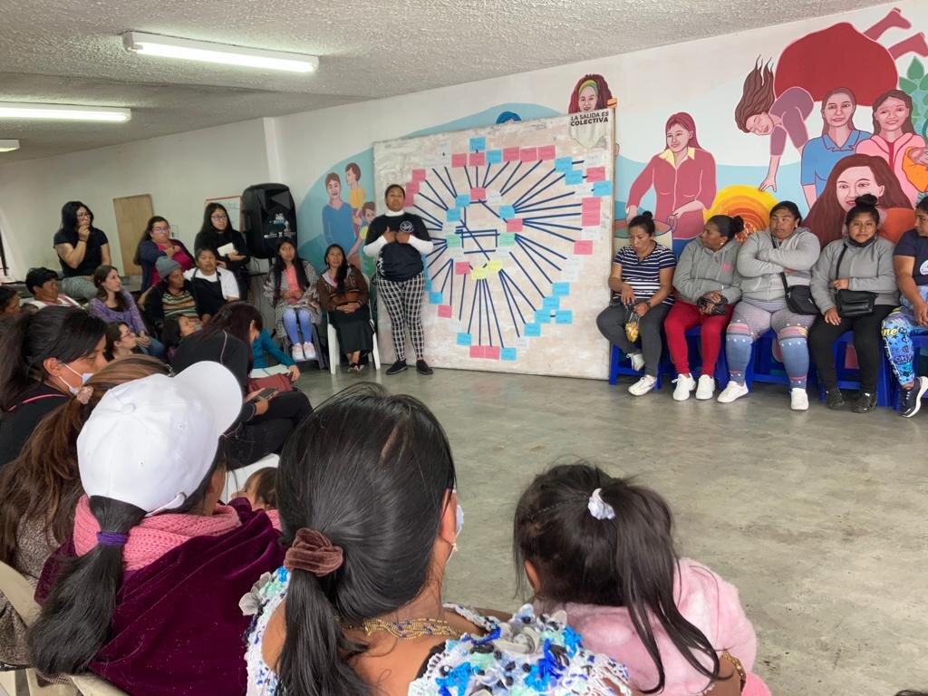 Support the education of 40 women in Quito