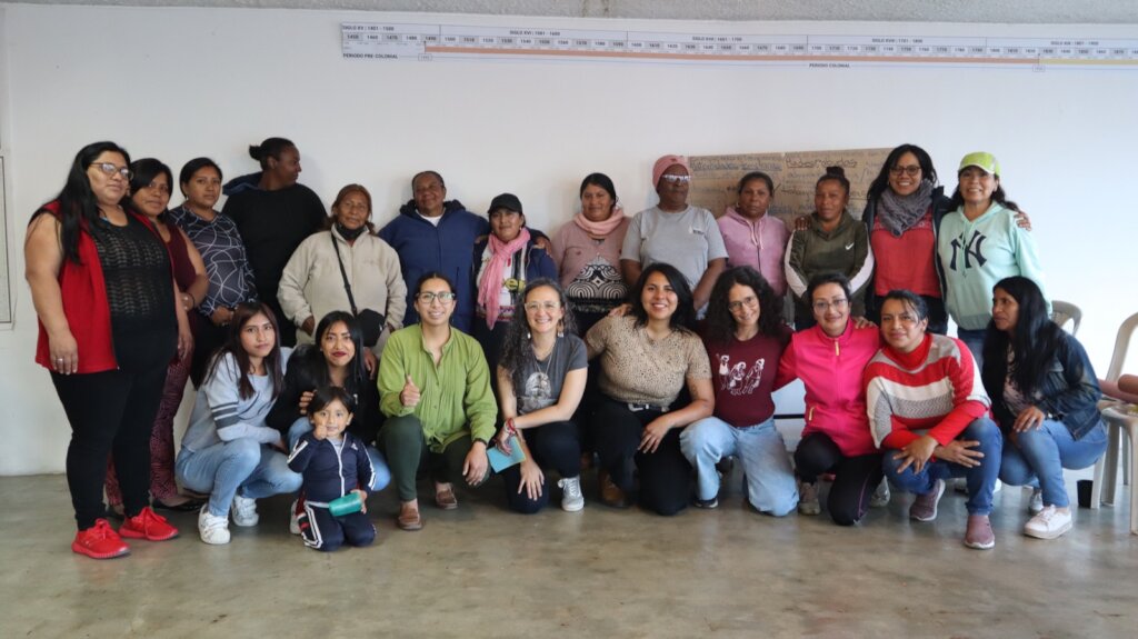 Support the education of 40 women in Quito