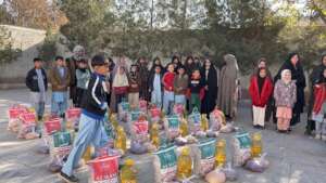 Food destribution with students families