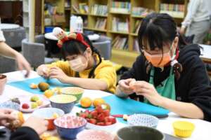 Youth in Taoyuan making daifuku