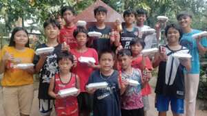Distribution of meals after KalyEskwela session