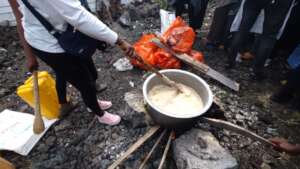 Cooking with firehoows in IDP Camps in Goma