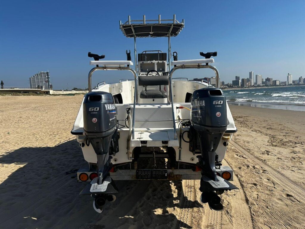 Powered by dual Yamaha 60 HP motors