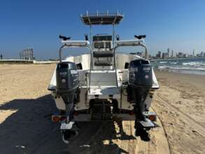 Powered by dual Yamaha 60 HP motors