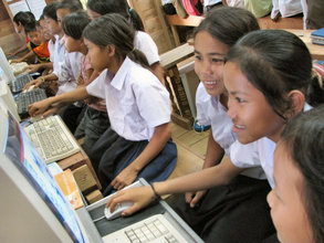 Computer and English training for children in Laos
