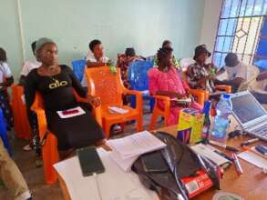 Refugee gilrs training in Kalemie on how to start