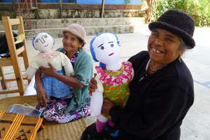 Weavers Agripina and Dominga with dolls