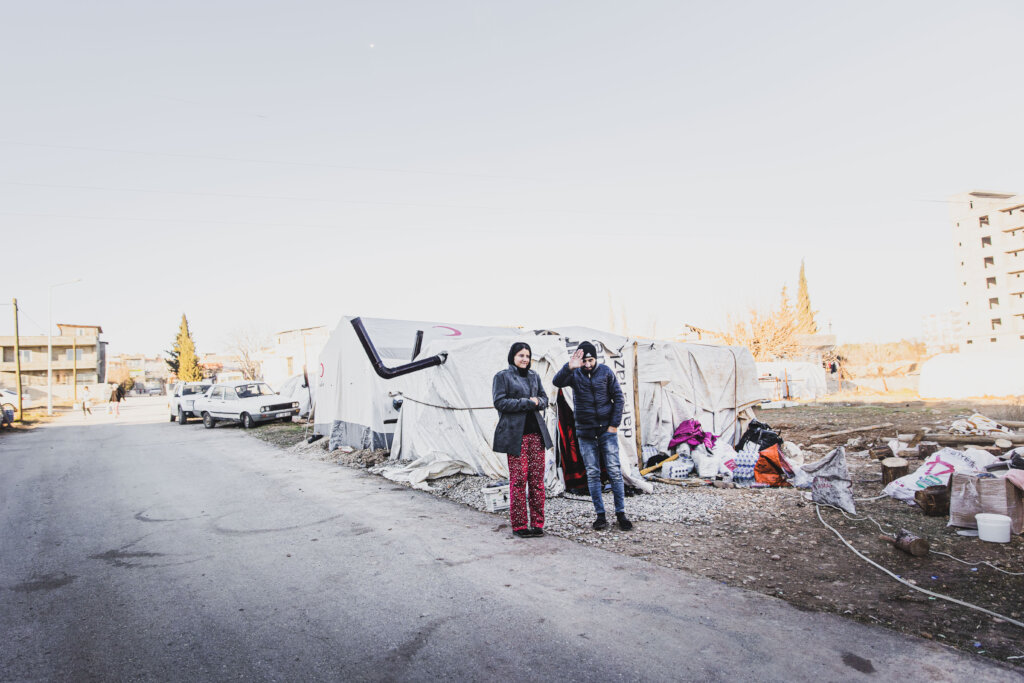 Build Laundry and Shower Facilities in Turkiye