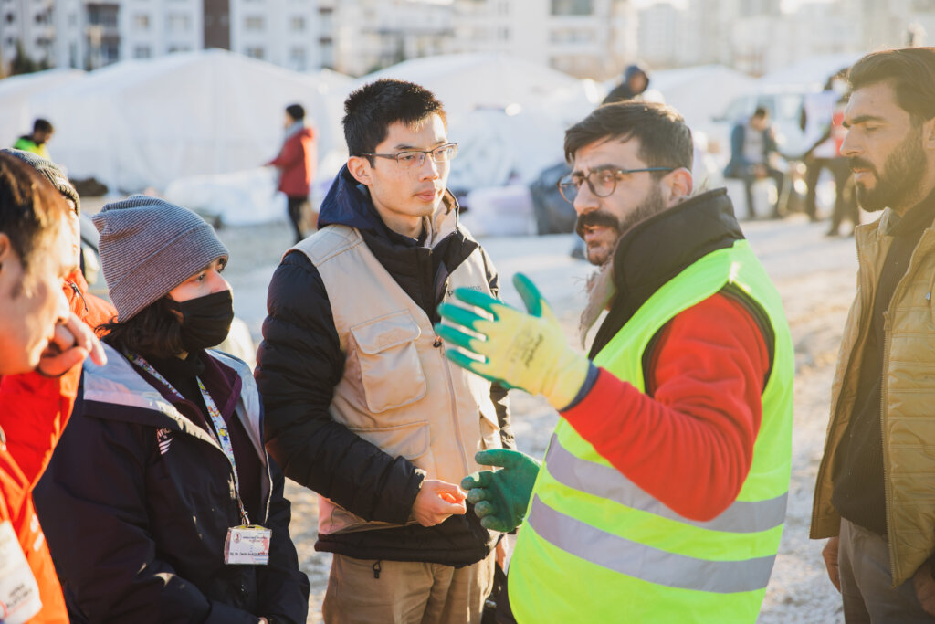 Build Laundry and Shower Facilities in Turkiye