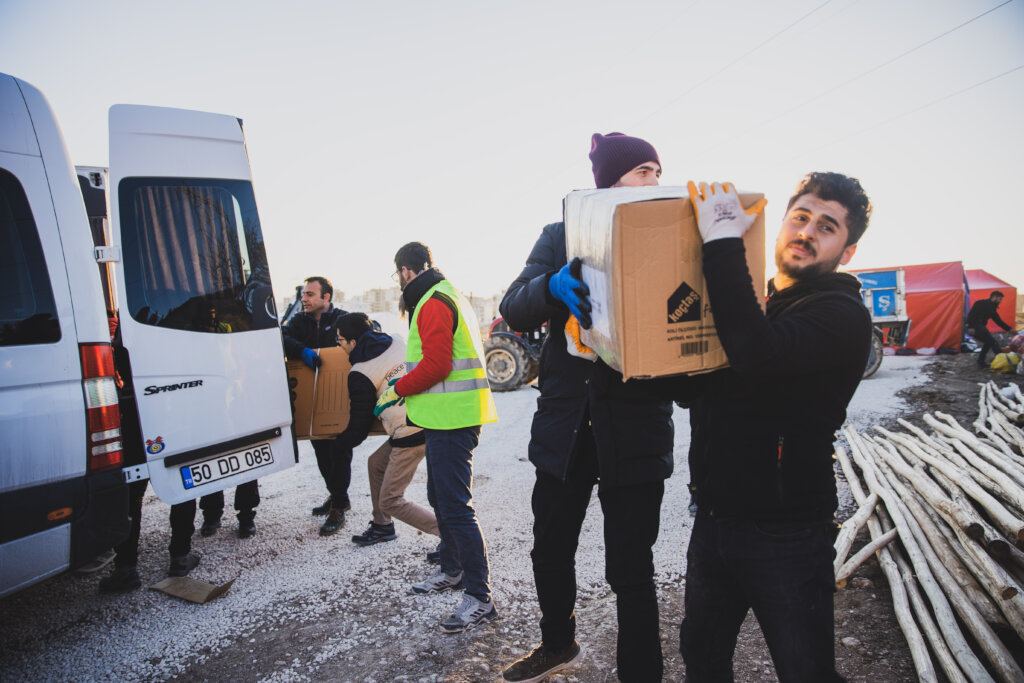 Build Laundry and Shower Facilities in Turkiye