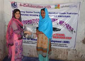 Kitchen set given to women