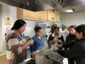 Preparing the 'colada morada' while we integrate