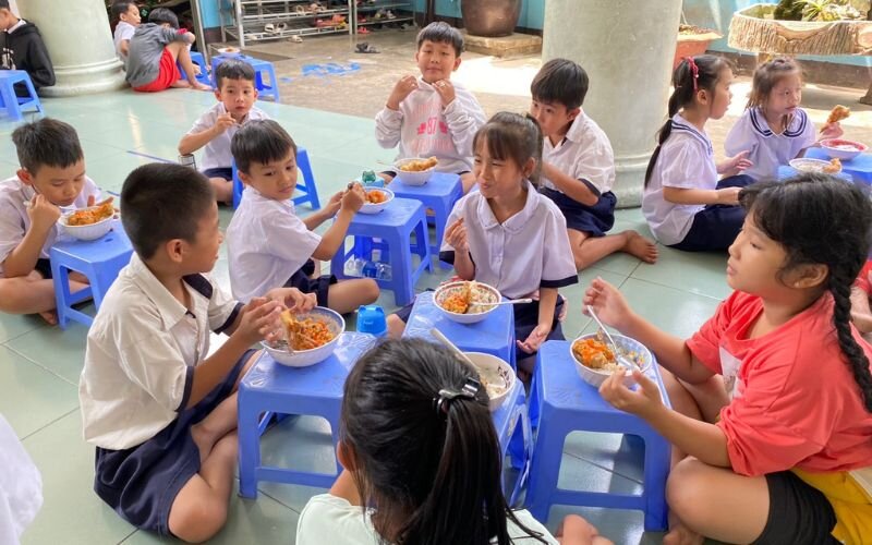 Sponsorship program for 1,000 children in Vietnam