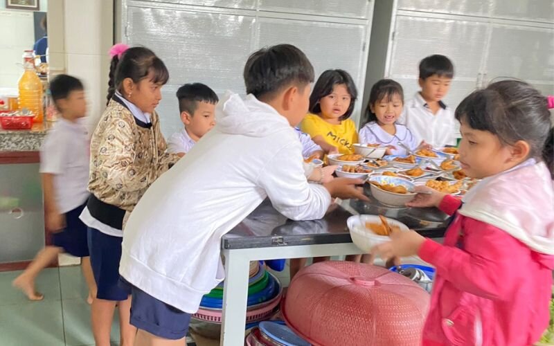 Sponsorship program for 1,000 children in Vietnam