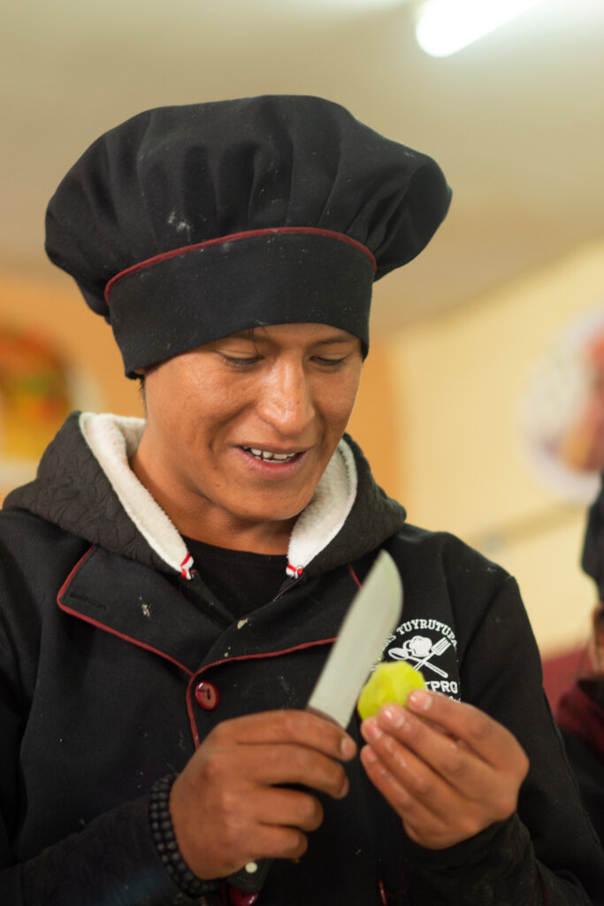 Higher Education for 90 Andean Young People