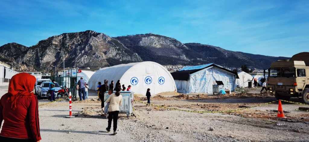 Support 1000 women affected by the earthquake