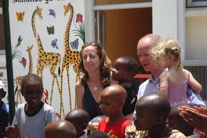 Dr.Trish, rep from Children in Crossfire and kids