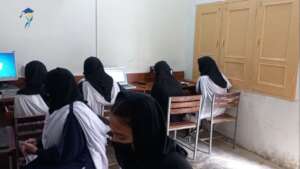 students at computer lab