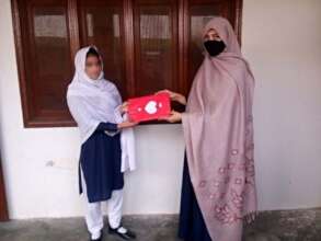 A student receives her award 2