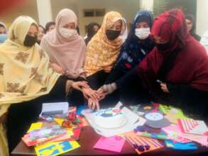 cake cutting on new year