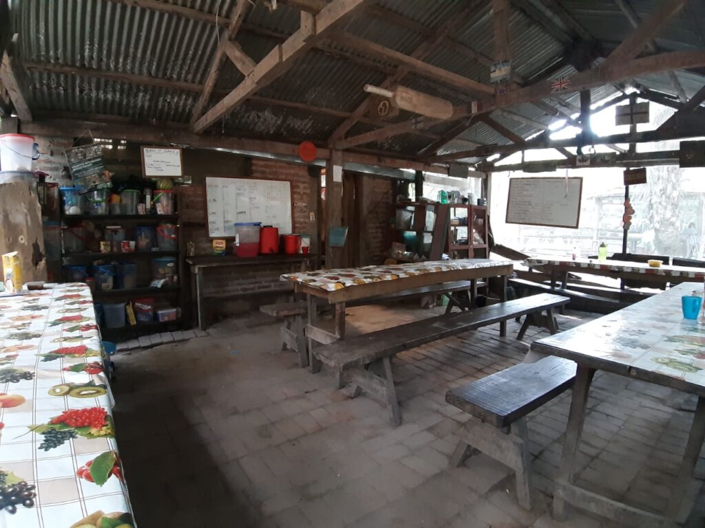 Time to renovate the Ambue Ari comedor!