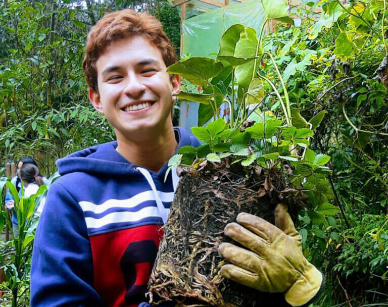 Build a computer Lab for 60 students in Colombia