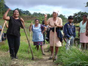 Women in the village Crutzon