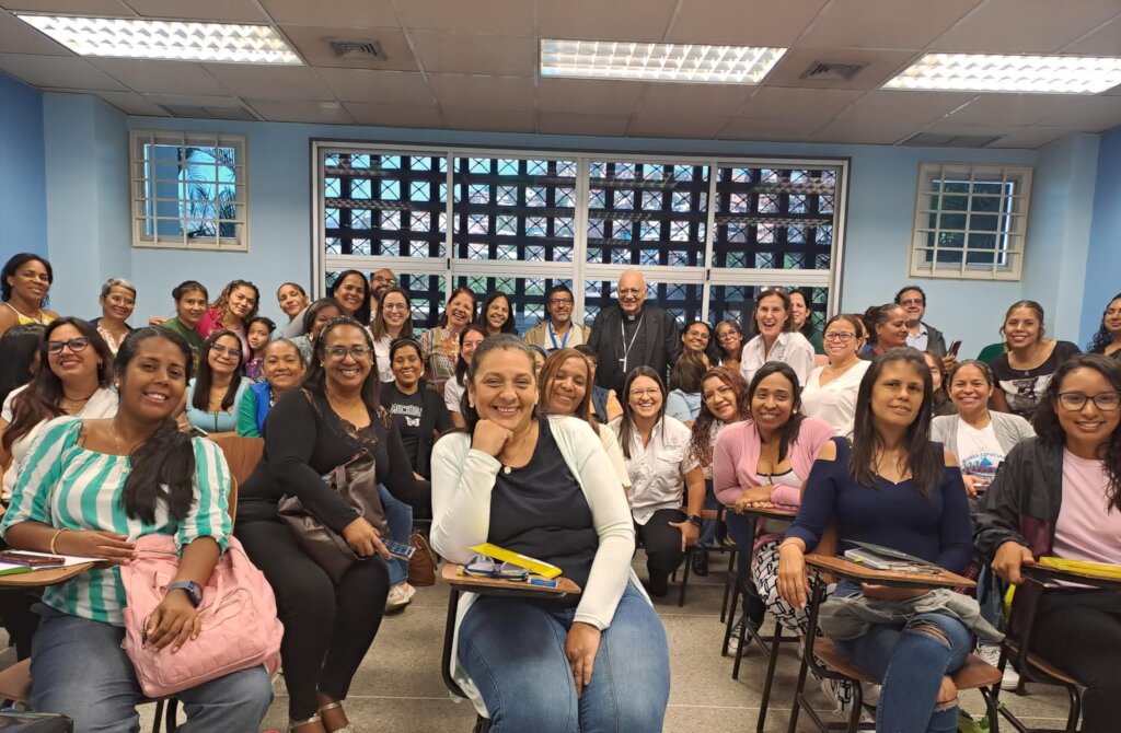 Empower Venezuelan Teachers with Innovative Skills