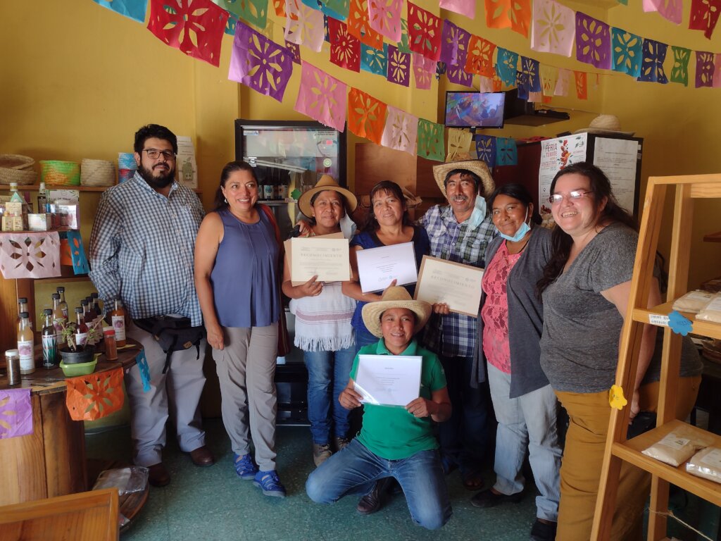 Help strengthen mexican community foundations