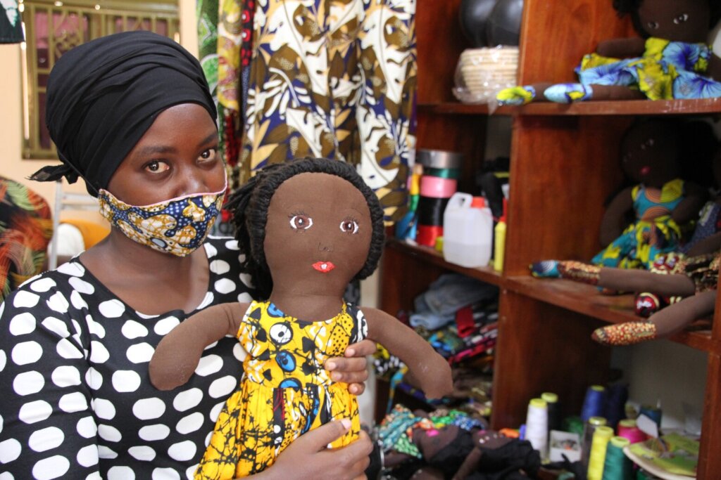 Build a skill center for young moms in Uganda!