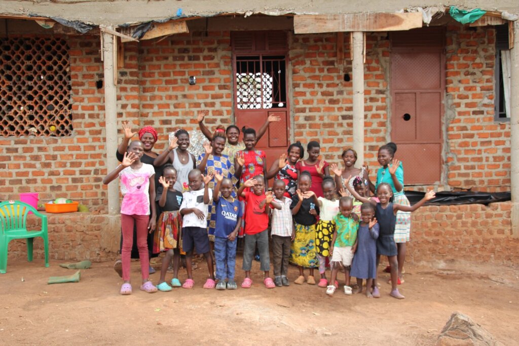 Build a skill center for young moms in Uganda!