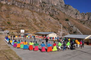 Exchange of experiences between communities.