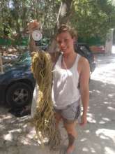 Taking weight of ropes from ghost net