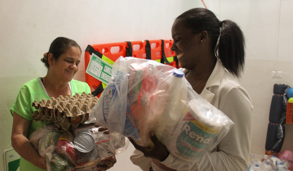 Delivering food to Colombia's neediest communities
