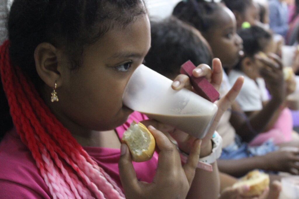 Delivering food to Colombia's neediest communities