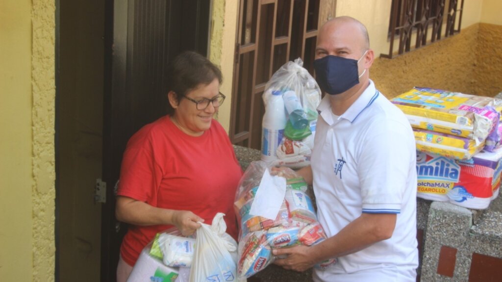 Delivering food to Colombia's neediest communities