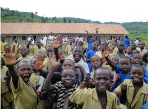 People in a village in the Mwogo valley, Ruanda