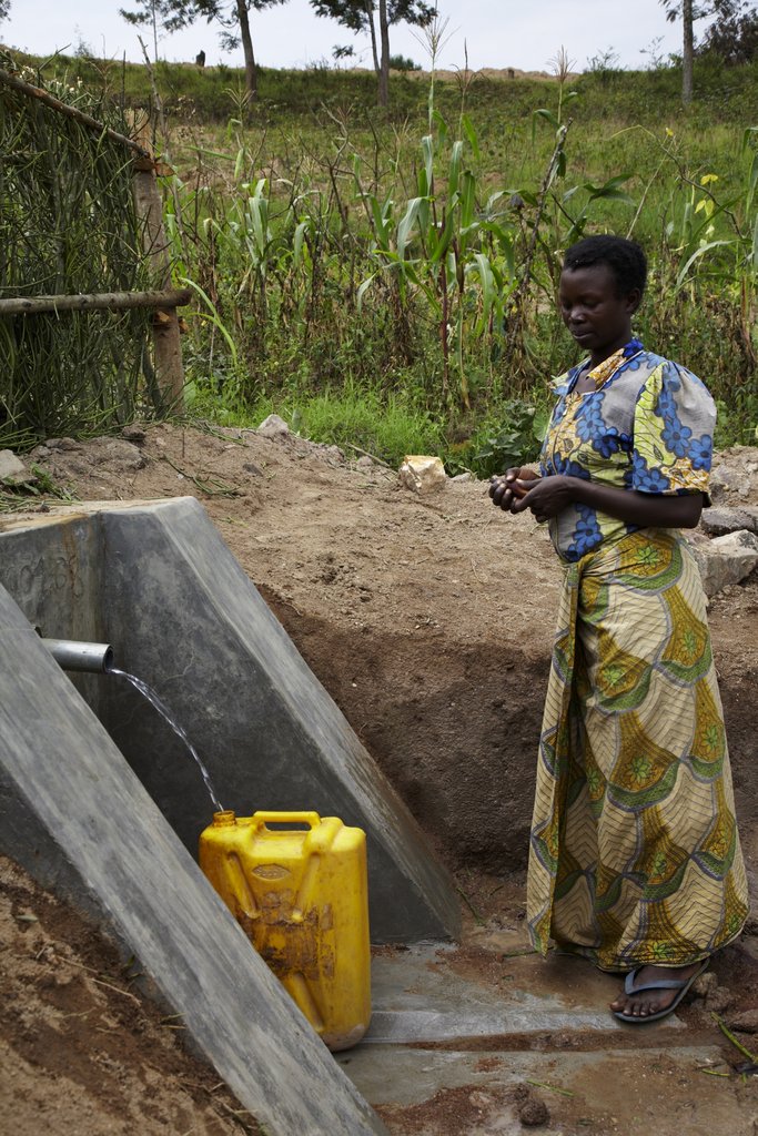 Viva con Agua Brings Clean Water to Rwanda