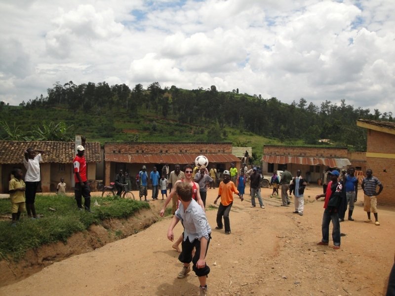 Viva con Agua Brings Clean Water to Rwanda