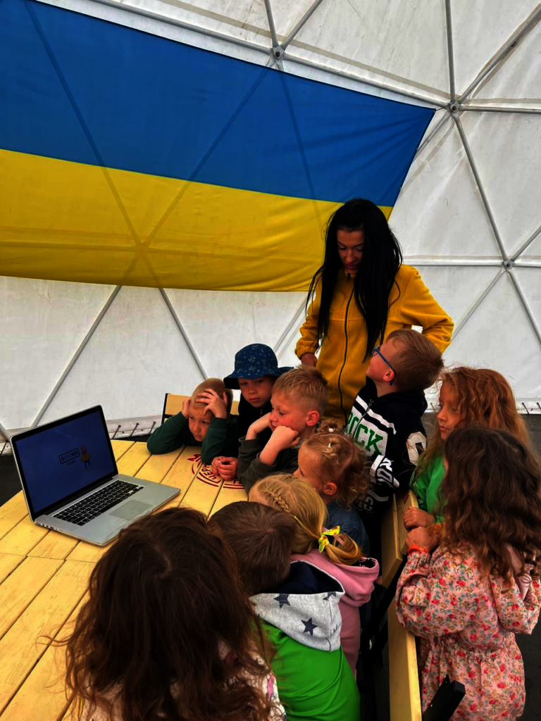 Let's help Ukrainian children learn new language