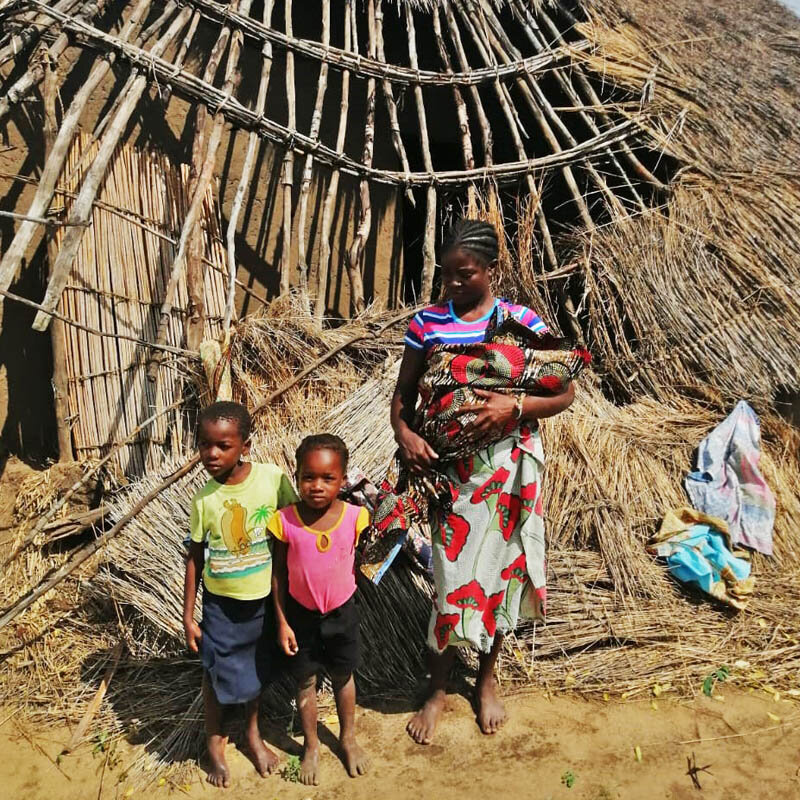 floods in Machanga_damaged family house