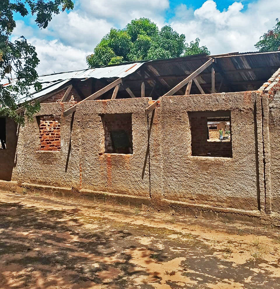 school without roof because ciclone freedy