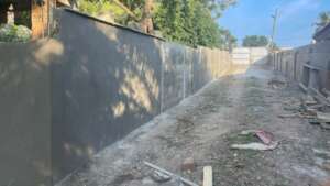 Plastering of the side walls at entrance