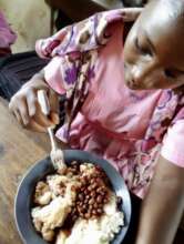 Student enjoys lunch