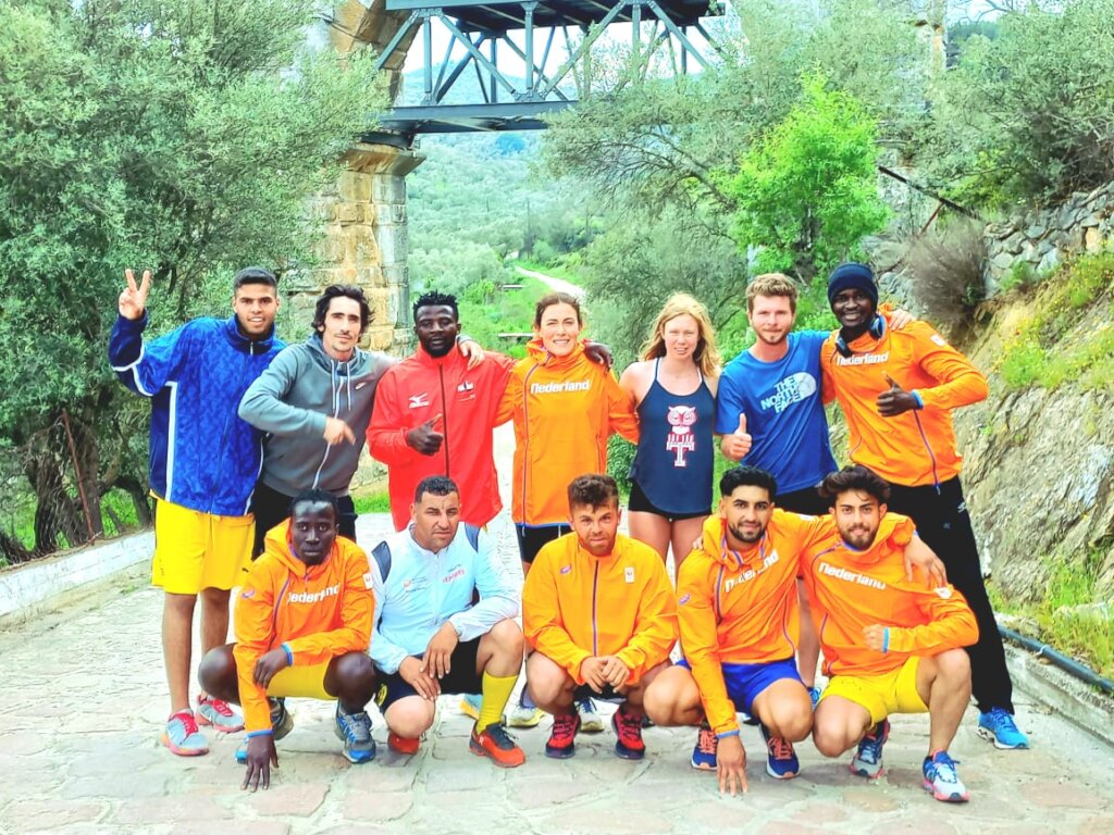 Fundraising relay in Lesvos : running 320km in 32h