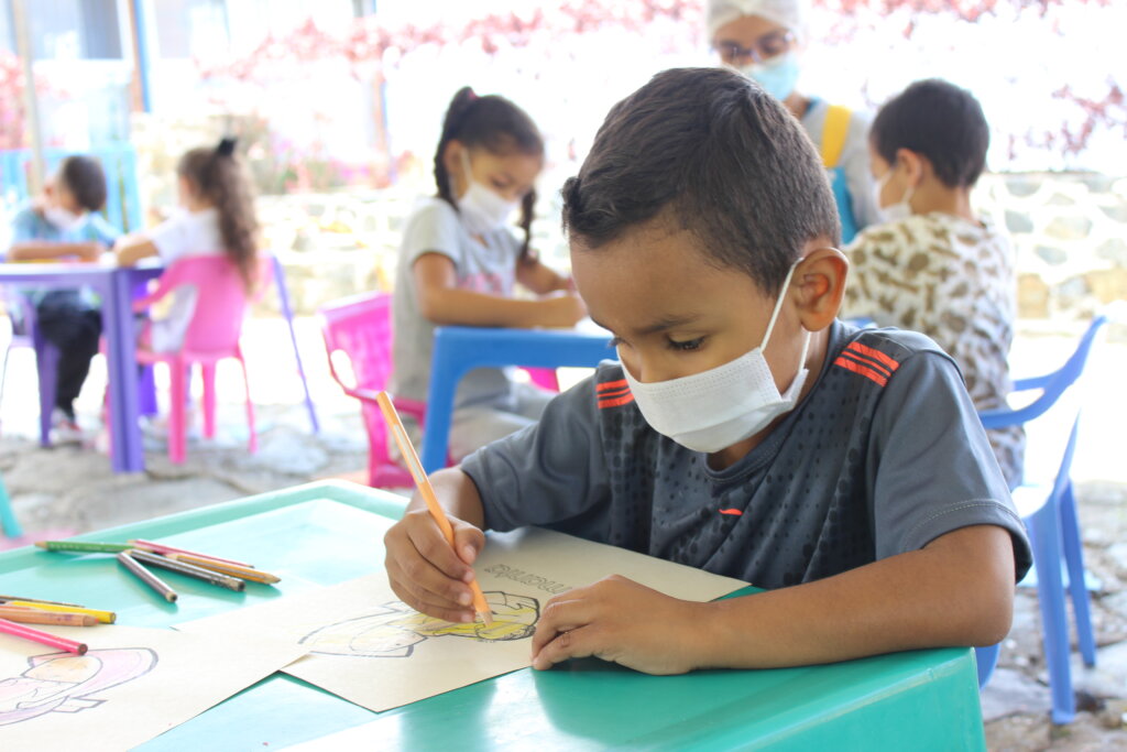 Support vulnerable children in Colombia