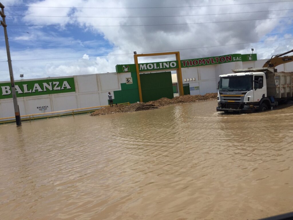 Flood relief for families in Pacasmayo, Peru